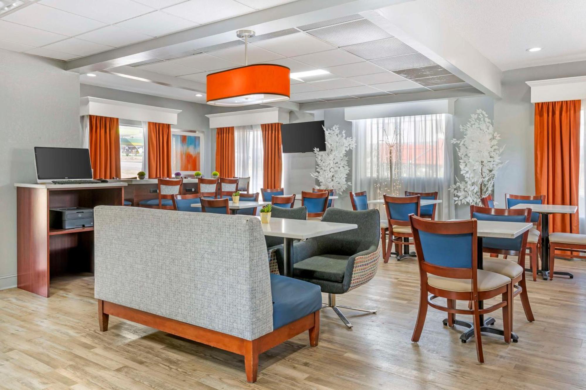 Western Royal Hotel 3*